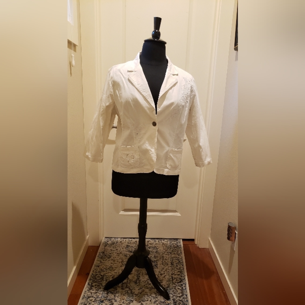 Hearts of Palm White Embroidered Cotton Blazer